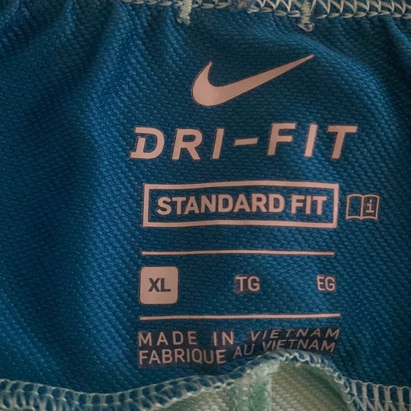 Nike athletic shorts - Picture 2 of 3